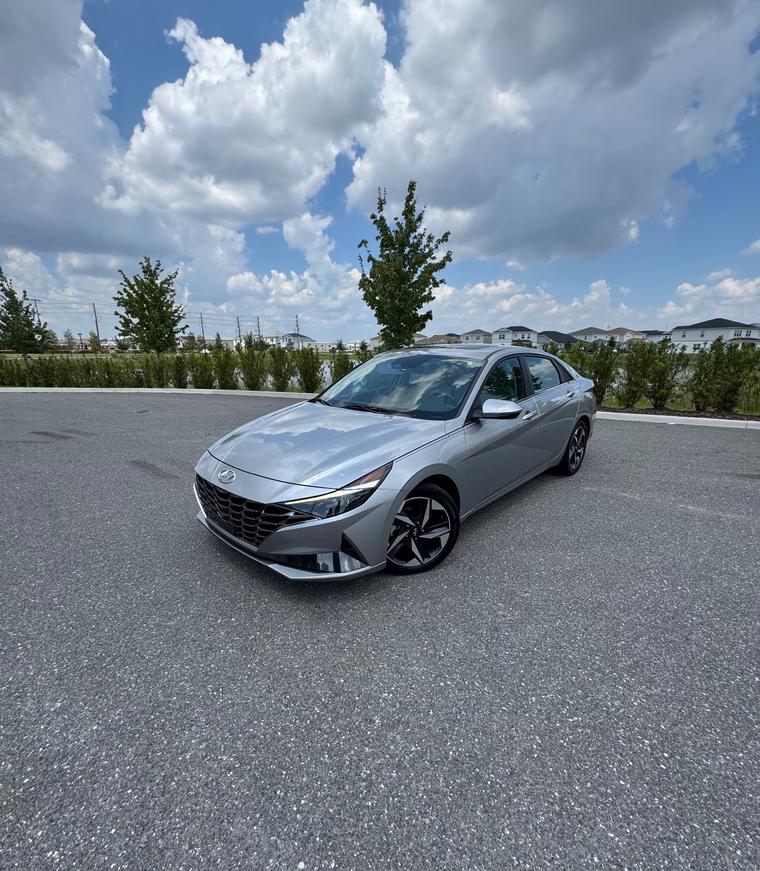 Hyundai Elantra, foto 1