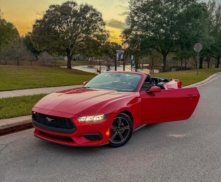 Ford Mustang, foto 1
